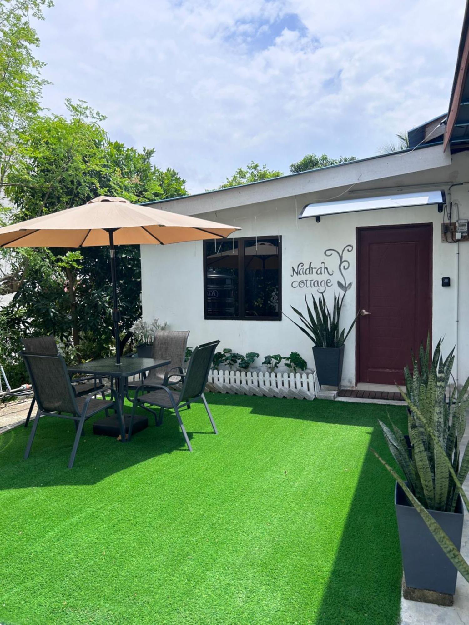 Nadrah Cottage Bayan Lepas Exterior photo